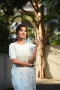 Latest Pictures of Raashi Khanna