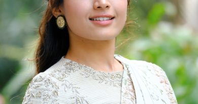 Actress rashmika latest saree pics